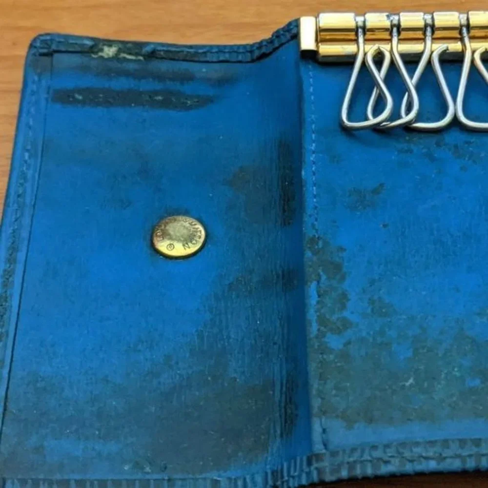 Louis Vuitton Epi Key Holder/Wallet #499💥PRICE DROP💥